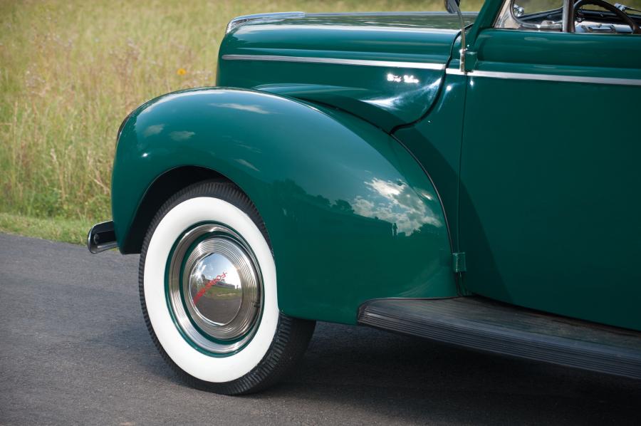  Ford DeLuxe Convertible Coupe 1940 года  (фото 29 из 80)